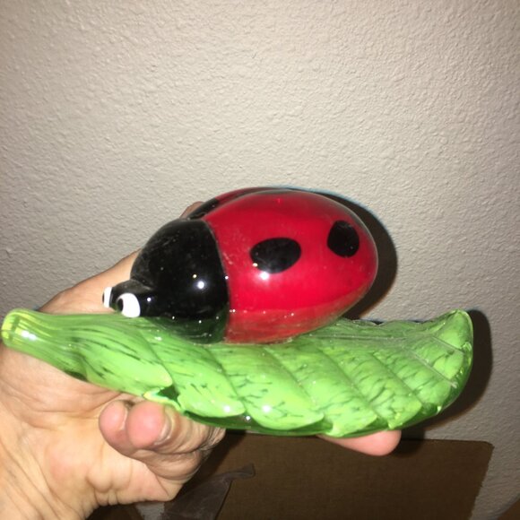 Glass Ladybug on Leaf = New in Box - Picture 4 of 4